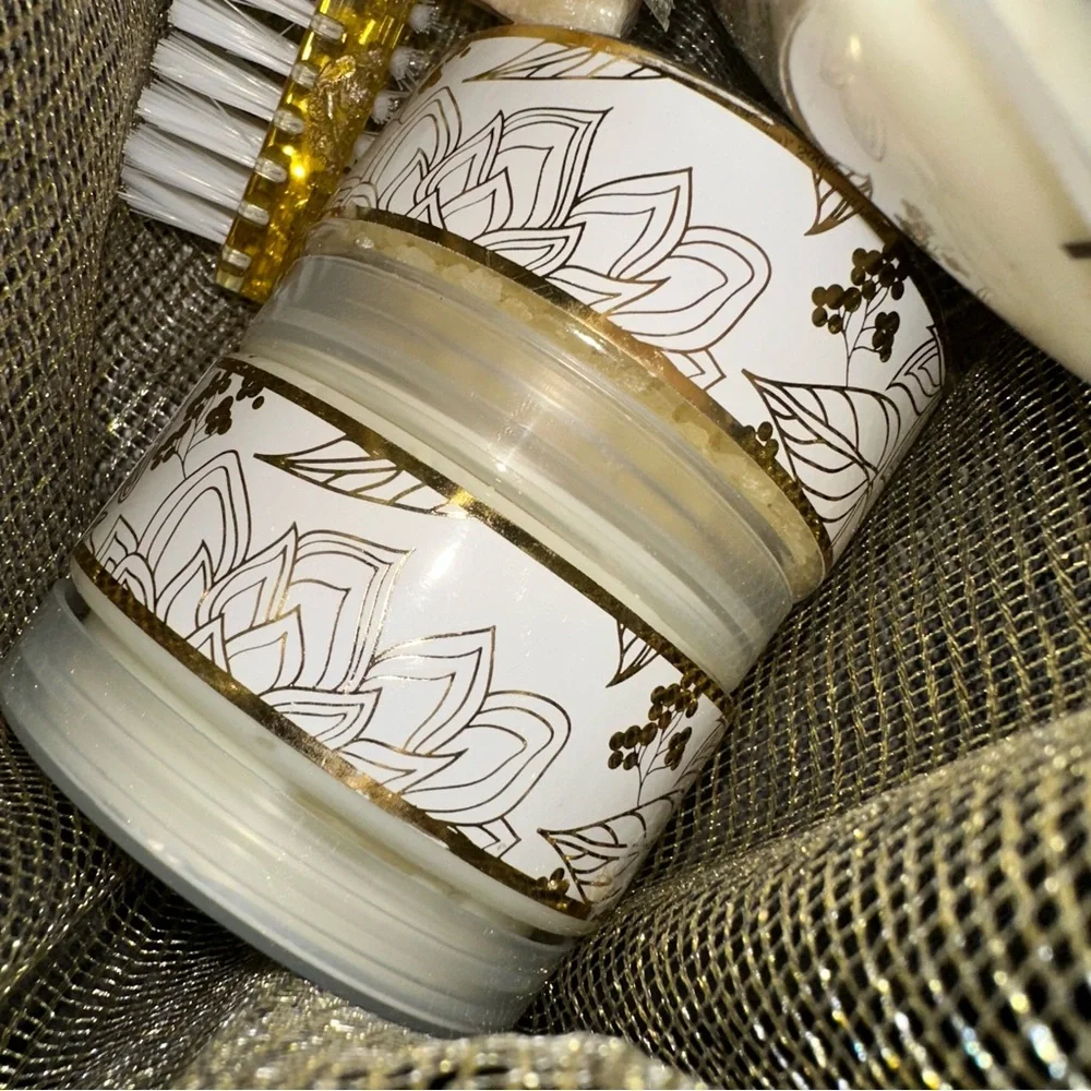 Pure passions Vanilla Sugar bath gift set Brand New Bath Salts Bath Gel & more